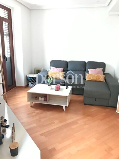 Casas en venta y pisos alquiler - 1