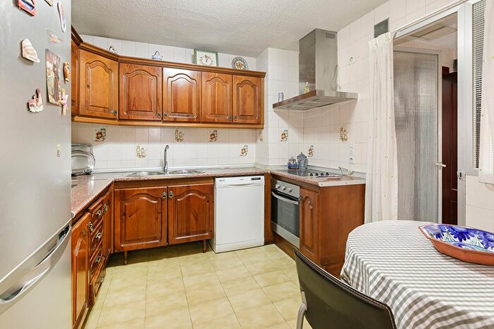 Casas en venta y pisos alquiler - 2