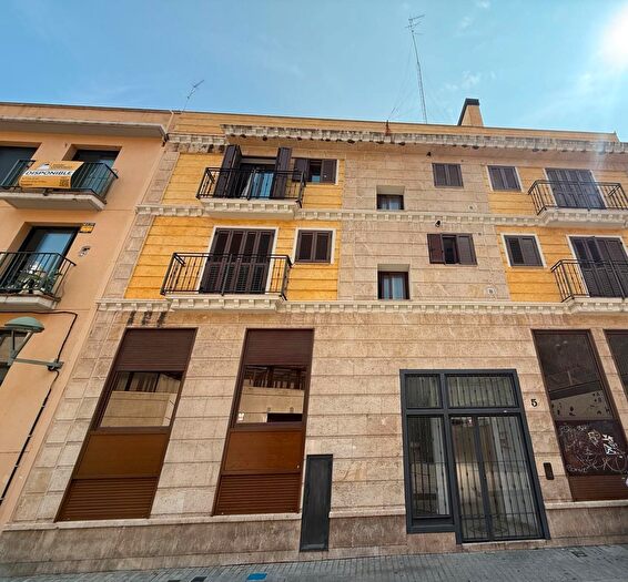 Casas en venta y pisos alquiler - 1