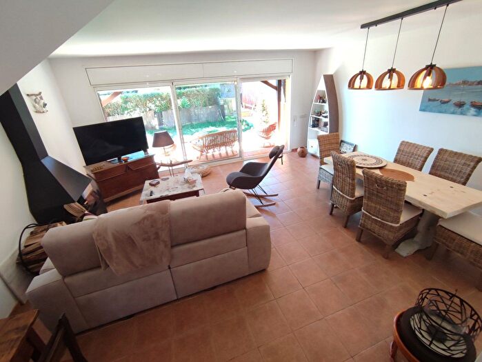 Casas en venta y pisos alquiler - 3