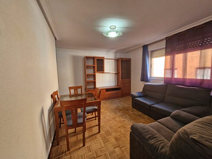 Casas en venta y pisos alquiler - 1