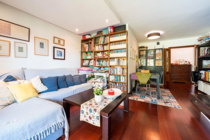Casas en venta y pisos alquiler - 3