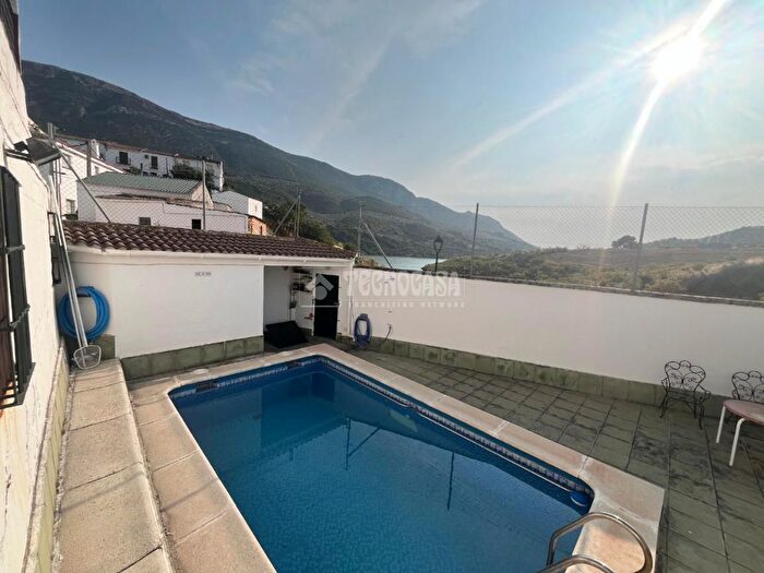 Casa en venta en Martos, Jaén de 6 habitaciones