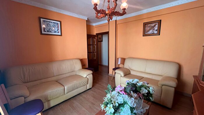 Casas en venta y pisos alquiler - 2