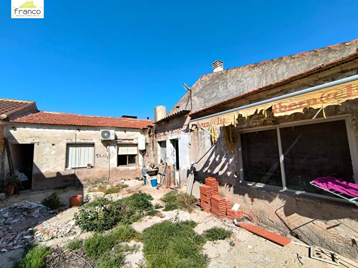 Casas en venta y pisos alquiler - 1