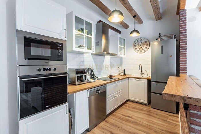 Casas en venta y pisos alquiler - 3