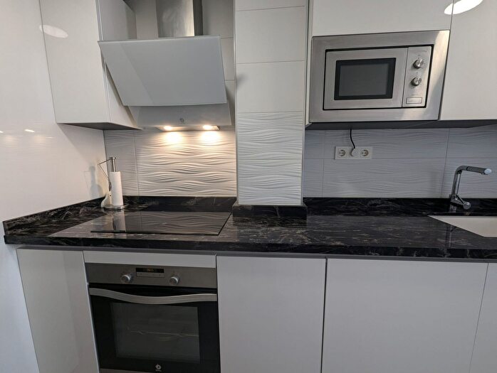 Casas en venta y pisos alquiler - 3