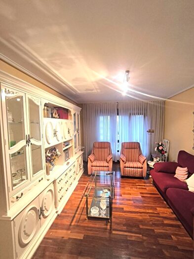 Casas en venta y pisos alquiler - 2