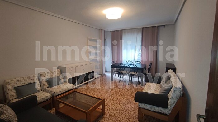 Casas en venta y pisos alquiler - 1