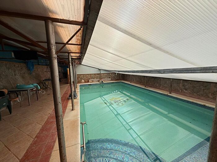 Casas en venta y pisos alquiler - 3