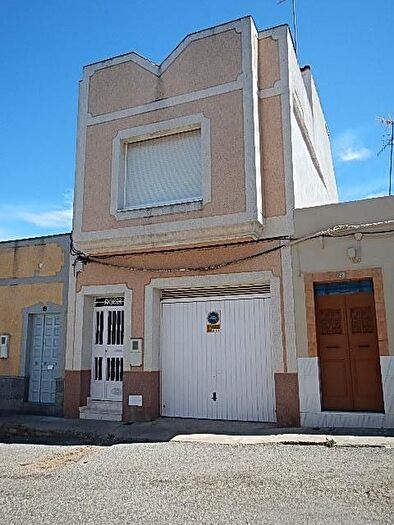 Casas en venta y pisos alquiler - 1