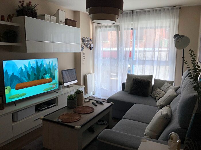 Casas en venta y pisos alquiler - 1