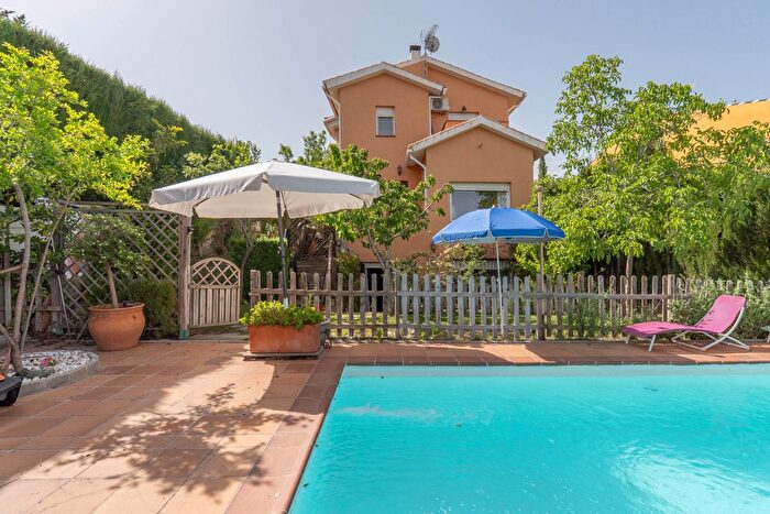 Casa en venta en Cumbres Verdes, La Zubia de 3 habitaciones