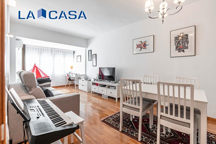 Casas en venta y pisos alquiler - 1