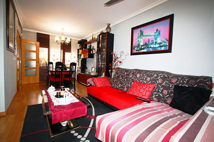Casas en venta y pisos alquiler - 3