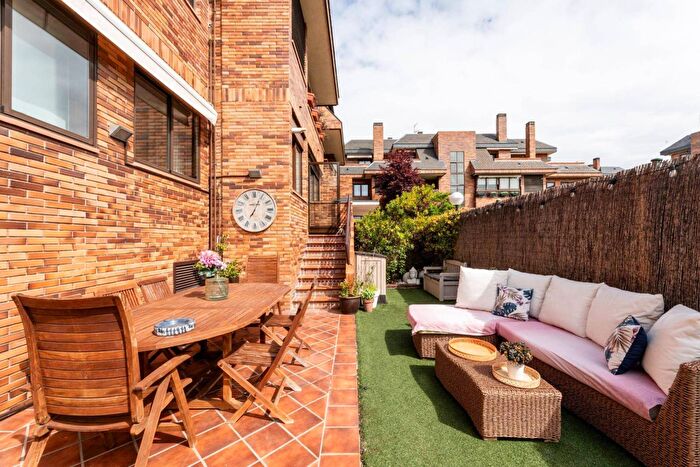 Casas en venta y pisos alquiler - 3