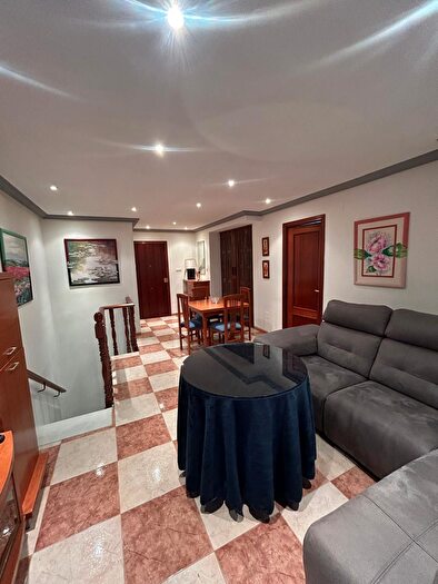 Casas en venta y pisos alquiler - 1