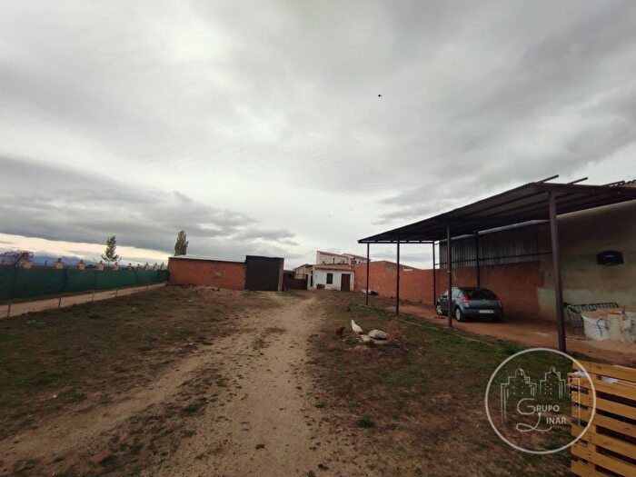 Casa en venta en Narrillos del Álamo, Ávila