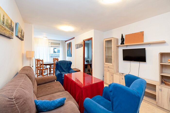 Casas en venta y pisos alquiler - 1