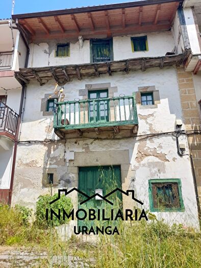 Casas en venta y pisos alquiler - 3