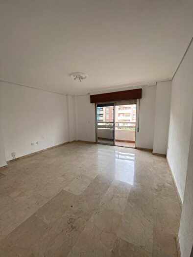 Piso en venta en PonienteSur, Vista Alegre Parque Cruz Conde de 4 habitaciones