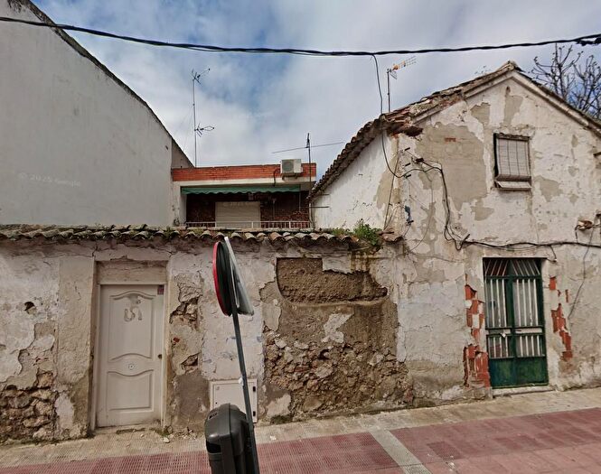 Casas en venta y pisos alquiler - 1