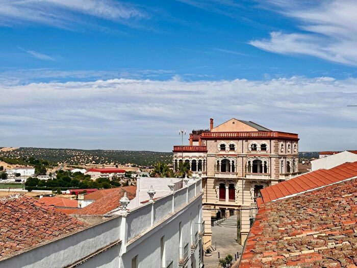 Casas en venta y pisos alquiler - 1