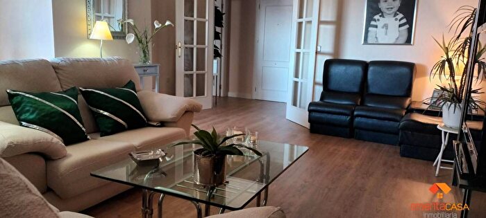 Casas en venta y pisos alquiler - 3