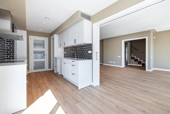Casas en venta y pisos alquiler - 2