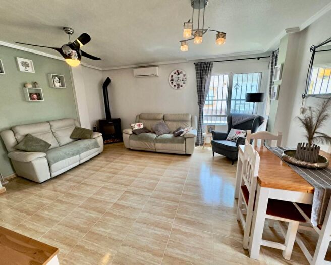 Casas en venta y pisos alquiler - 3