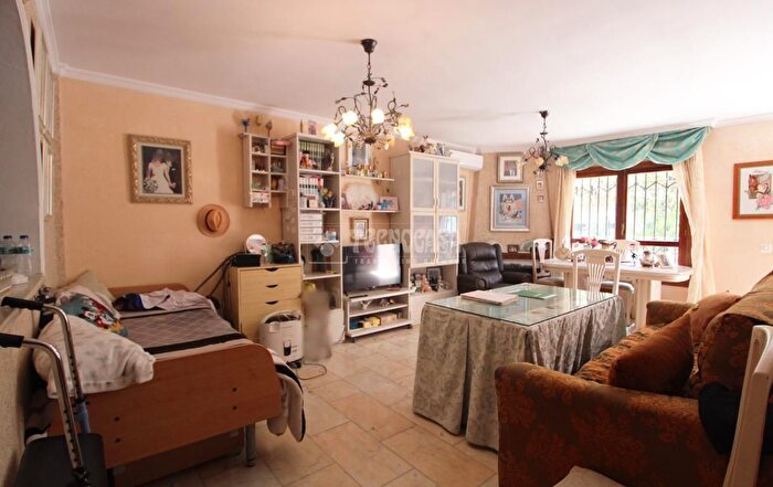 Casas en venta y pisos alquiler - 3