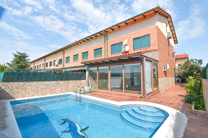 Casa en venta en Alovera, Guadalajara de 3 habitaciones