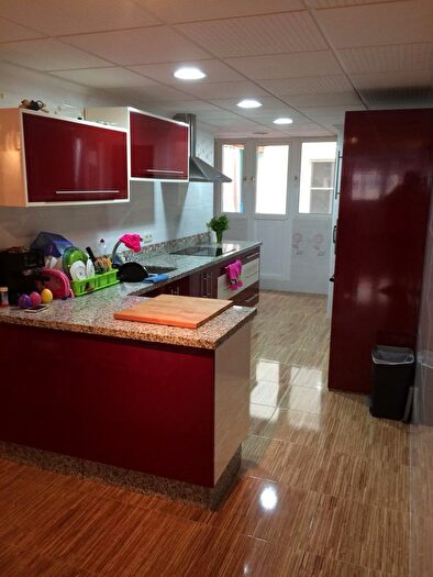 Casas en venta y pisos alquiler - 1