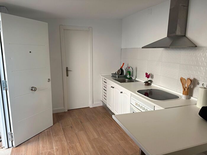 Casas en venta y pisos alquiler - 2