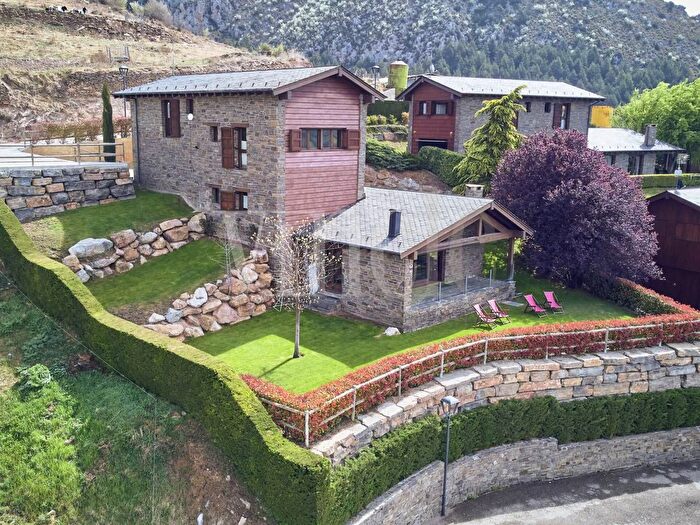 Casa en venta en Prullans, Lleida de 4 habitaciones