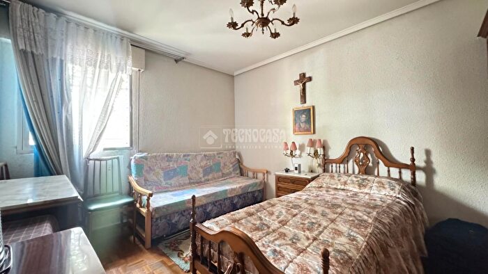 Casas en venta y pisos alquiler - 1
