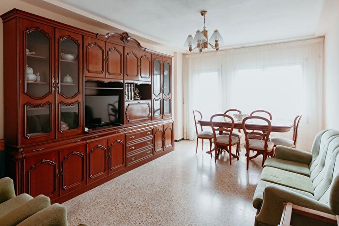 Casas en venta y pisos alquiler - 1