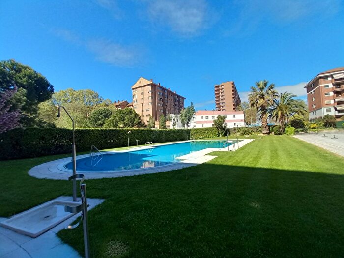 Casas en venta y pisos alquiler - 2