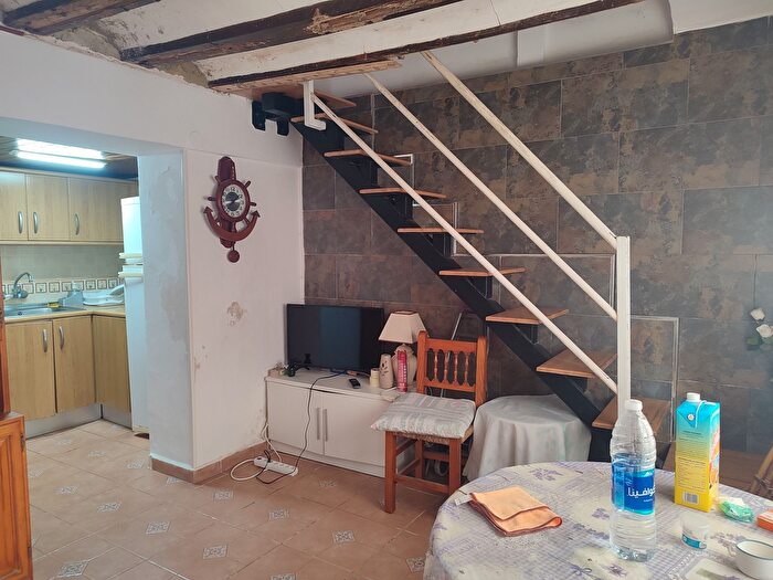Casas en venta y pisos alquiler - 3
