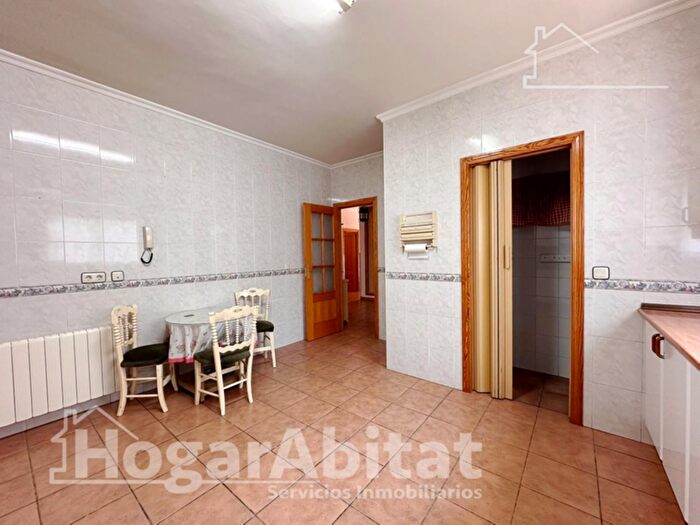 Casas en venta y pisos alquiler - 2