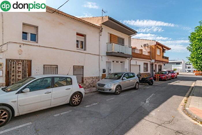 Casas en venta y pisos alquiler - 3