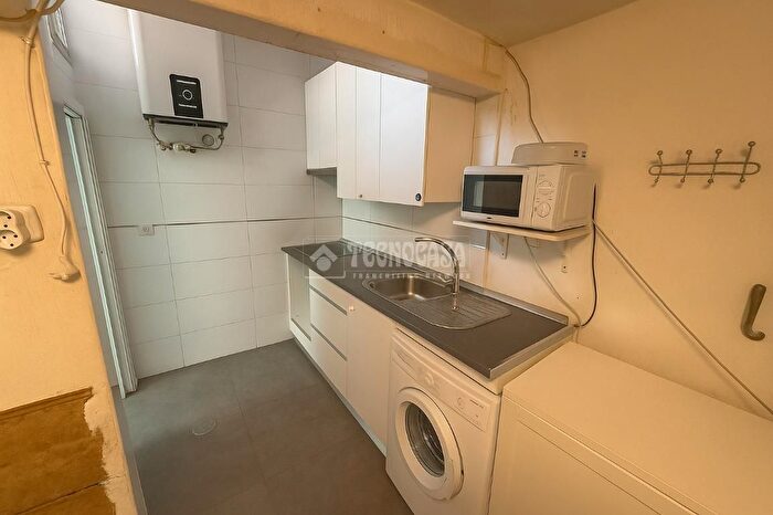 Casas en venta y pisos alquiler - 3