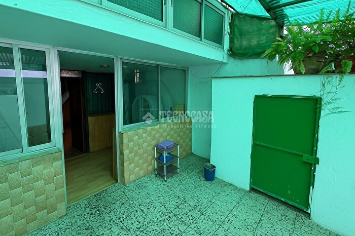 Casas en venta y pisos alquiler - 1