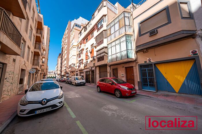 Casas en venta y pisos alquiler - 1