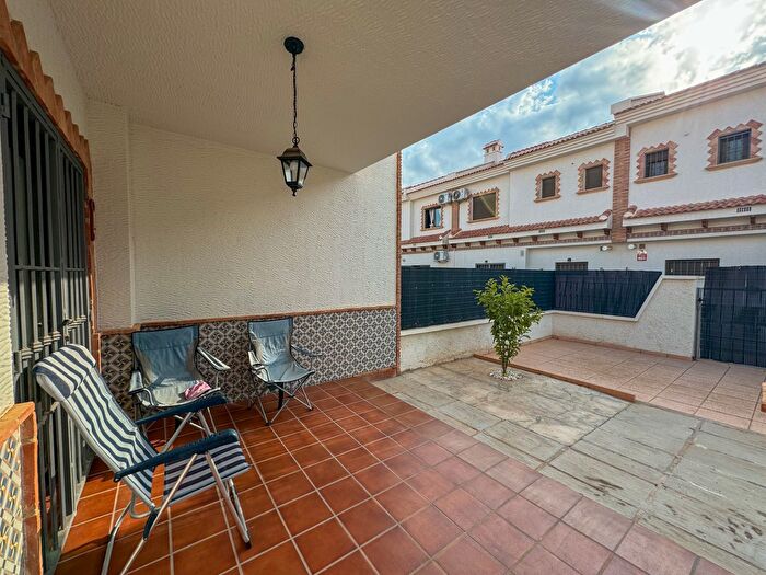 Casa en alquiler en San Miguel de Salinas, Alicante de 3 habitaciones