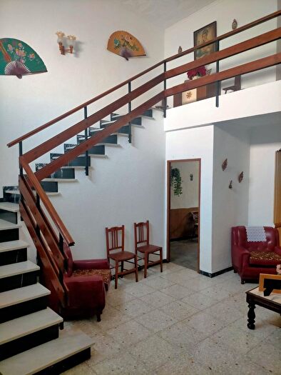 Casas en venta y pisos alquiler - 3