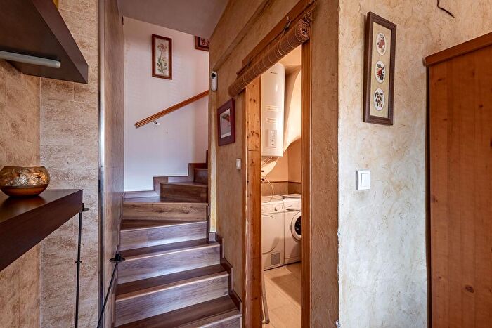 Casas en venta y pisos alquiler - 2