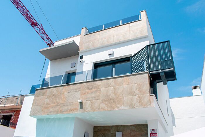 Casas en venta y pisos alquiler - 1