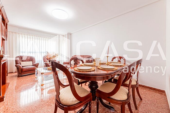 Casas en venta y pisos alquiler - 3