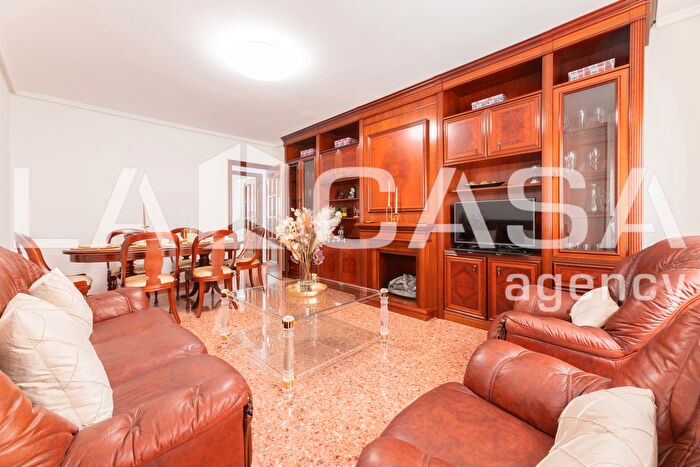 Casas en venta y pisos alquiler - 2